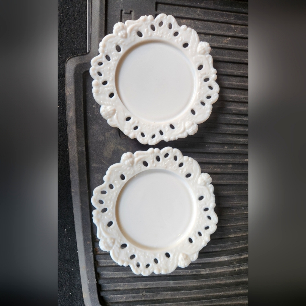 Dithridge 9" milk glass cherub plates 1890s era.